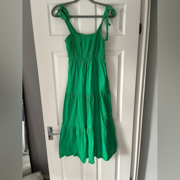 Dresses & Skirts - Green Sleeveless Maxi Dress
